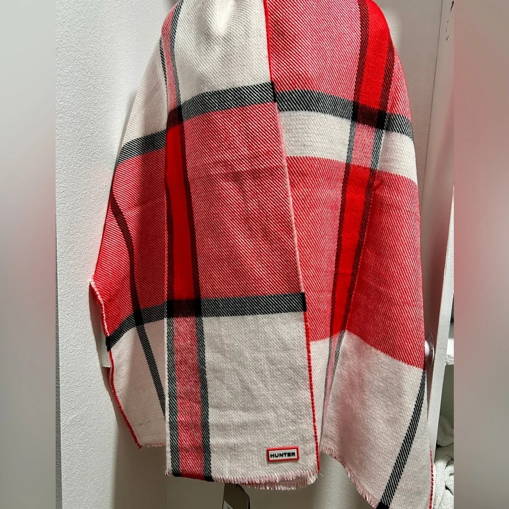 Hunter Heavyweight Red Plaid Scarf. NWT